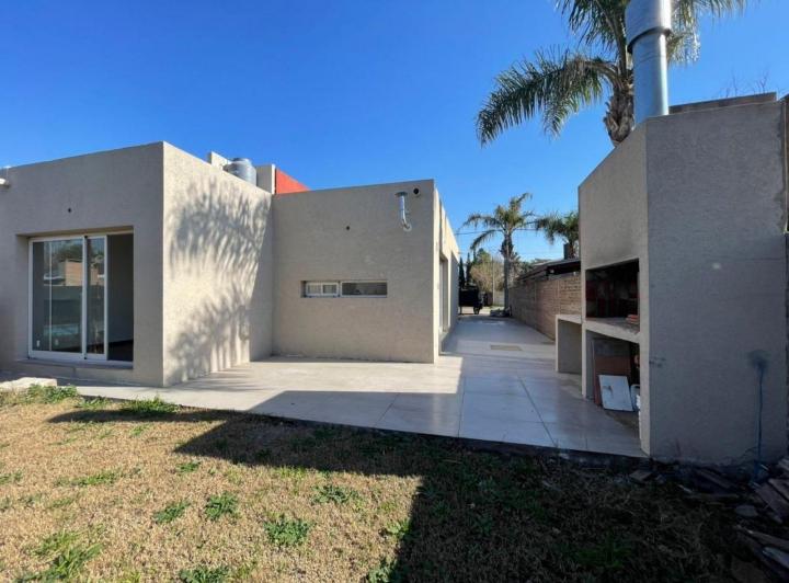 Casa · 85m² · 4 Ambientes · 1 Cochera