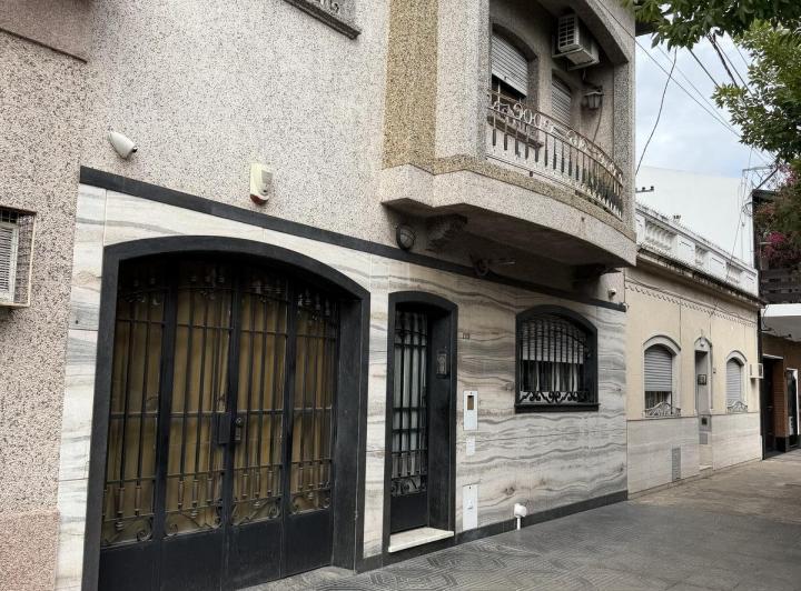 Casa · 226m² · 4 Dormitorios · 1 Cochera