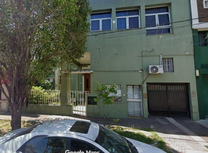 Casa · 380m² · 8 Ambientes · 3 Cocheras