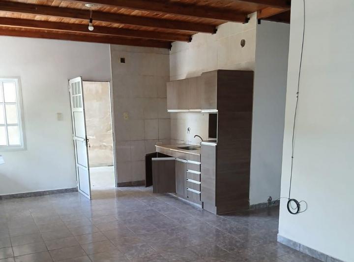 Casa · 76m² · 4 Ambientes · 3 Cocheras