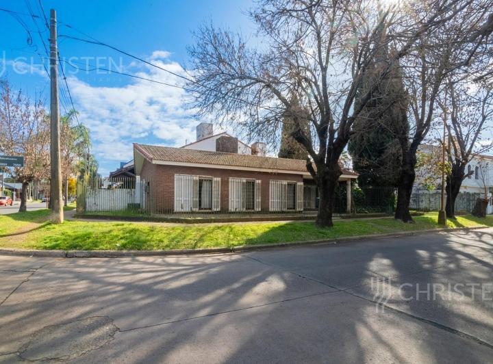 Casa · 180m² · 5 Ambientes · 1 Cochera