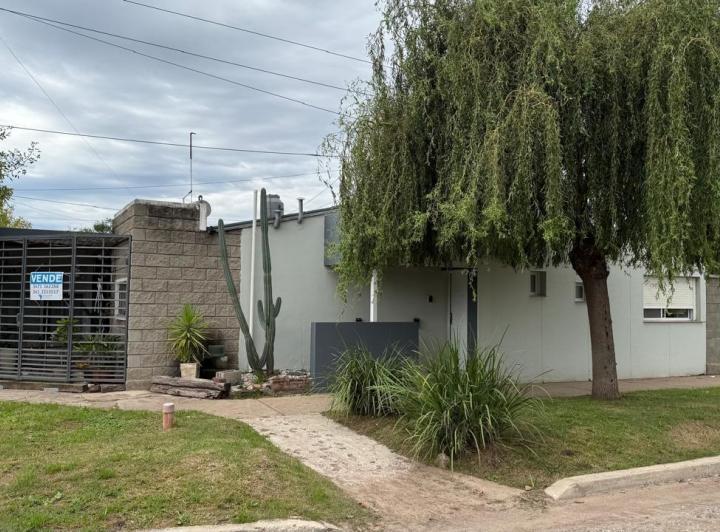 Casa · 252m² · 9 Ambientes · 1 Cochera