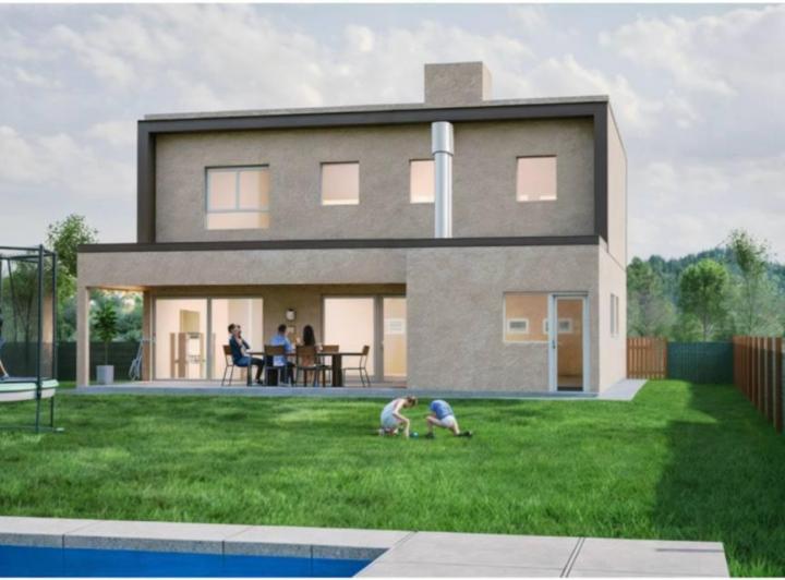 Casa · 260m² · 5 Ambientes · 2 Cocheras