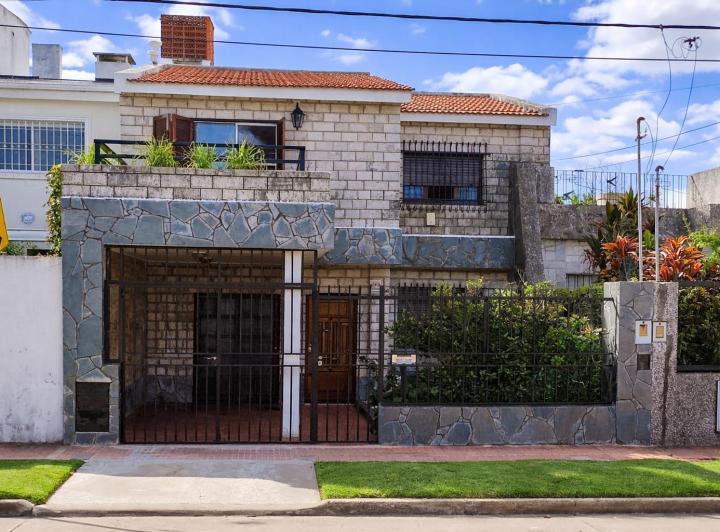 Casa · 112m² · 5 Ambientes · 1 Cochera
