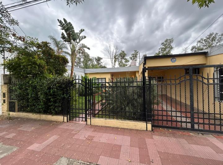 Casa · 151m² · 5 Ambientes · 2 Cocheras