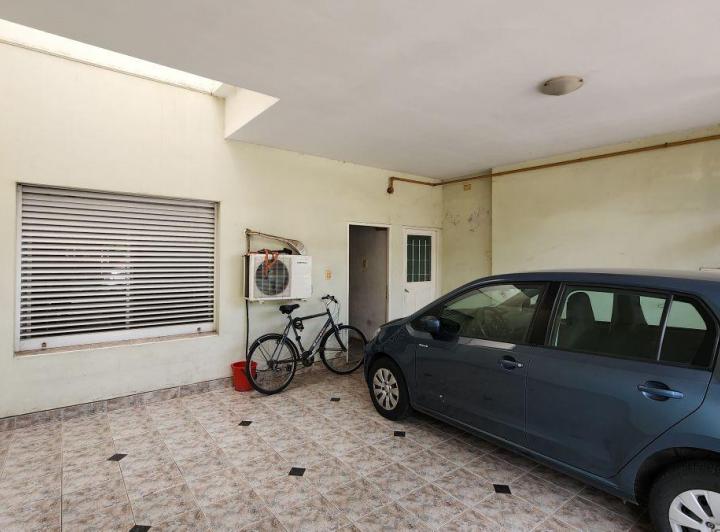 Casa · 160m² · 5 Ambientes · 1 Cochera