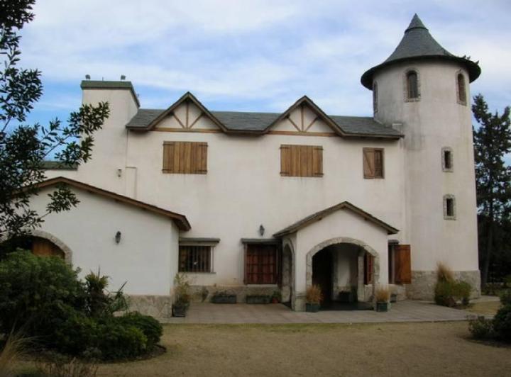 Casa · 300m² · 4 Dormitorios