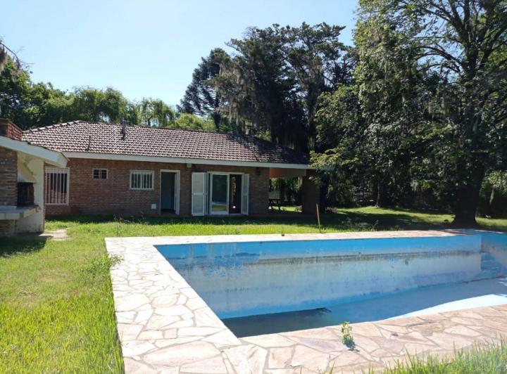 Casa · 180m² · 5 Ambientes · 2 Cocheras