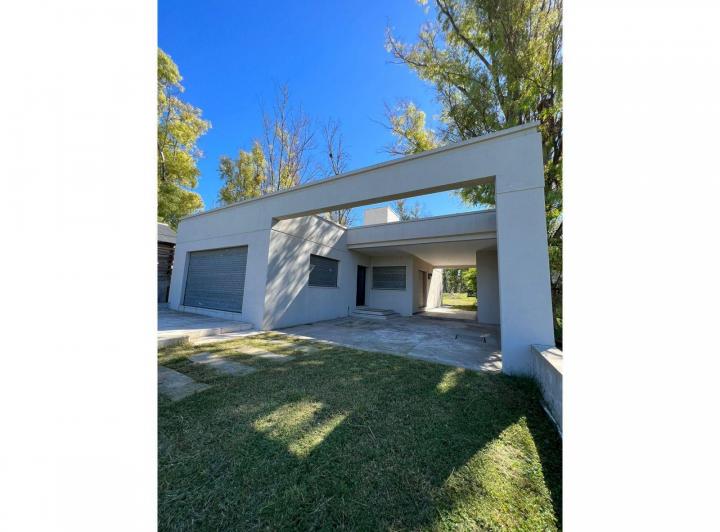 Casa · 170m² · 5 Ambientes · 2 Cocheras