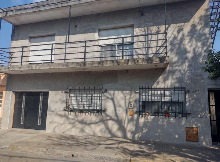 Casa · 180m² · 4 Ambientes · 1 Cochera