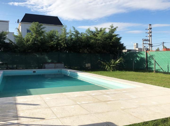 Casa · 72m² · 2 Dormitorios · 1 Cochera