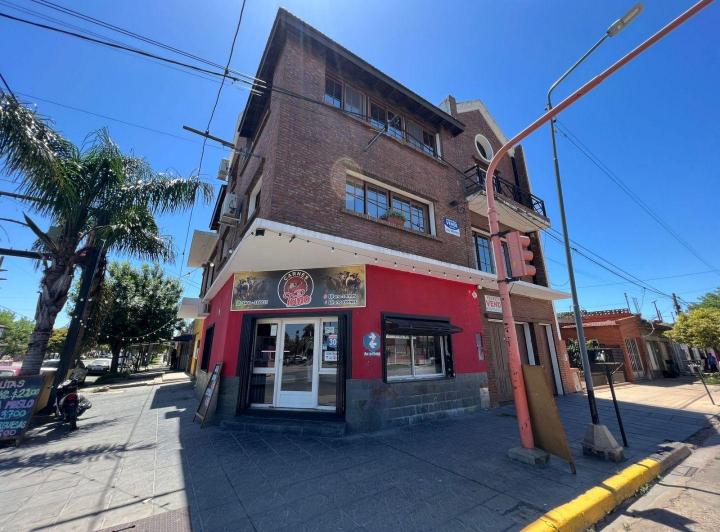 Casa · 250m² · 3 Ambientes · 1 Cochera