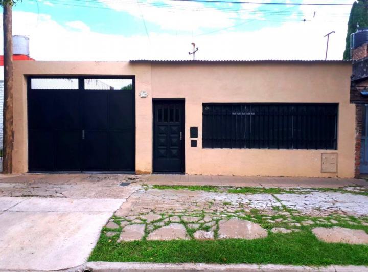 Casa · 141m² · 6 Ambientes · 4 Cocheras
