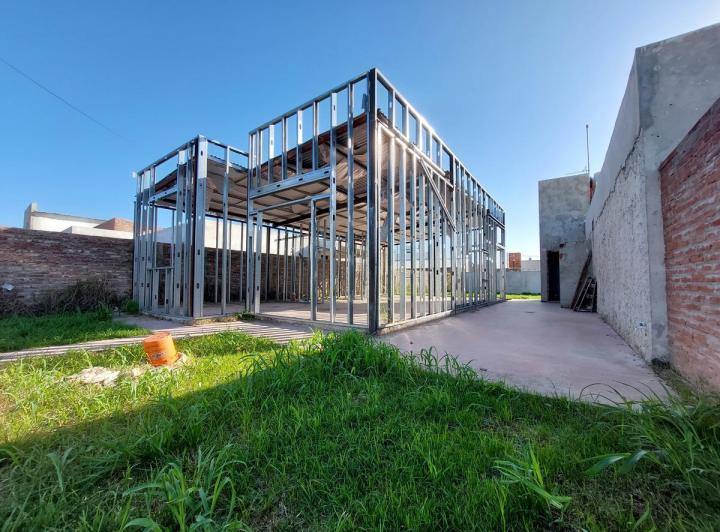 Casa · 77m² · 3 Ambientes · 1 Cochera