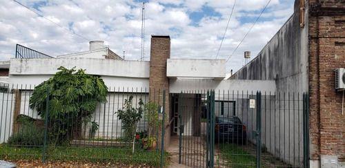 Casa · 160m² · 4 Ambientes · 2 Cocheras