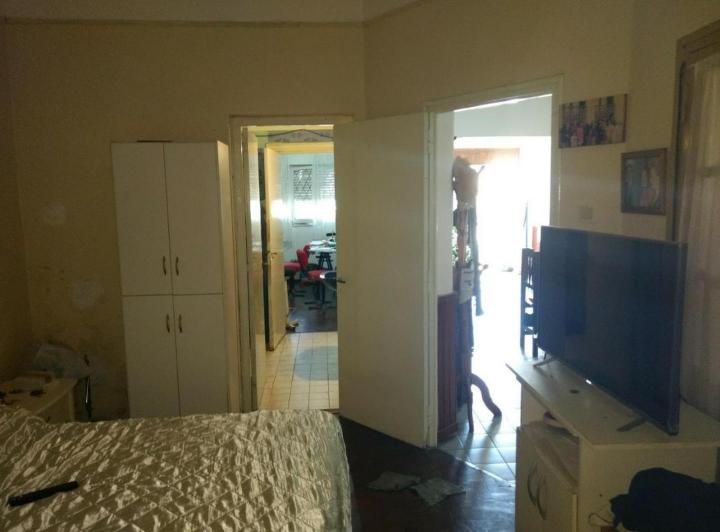 Casa · 400m² · 3 Ambientes · 15 Cocheras