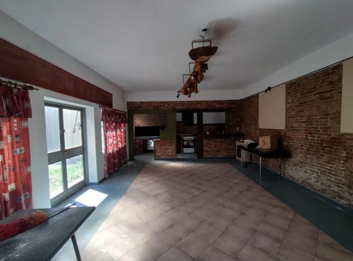 Casa · 323m² · 3 Ambientes · 1 Cochera