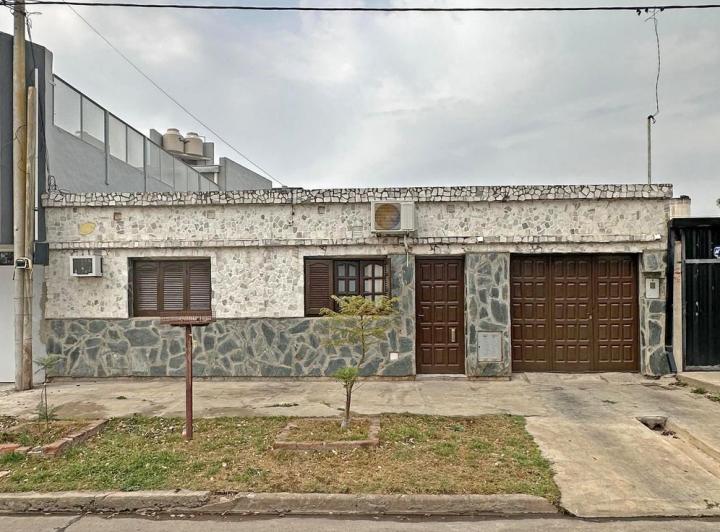 Casa · 112m² · 4 Ambientes · 1 Cochera