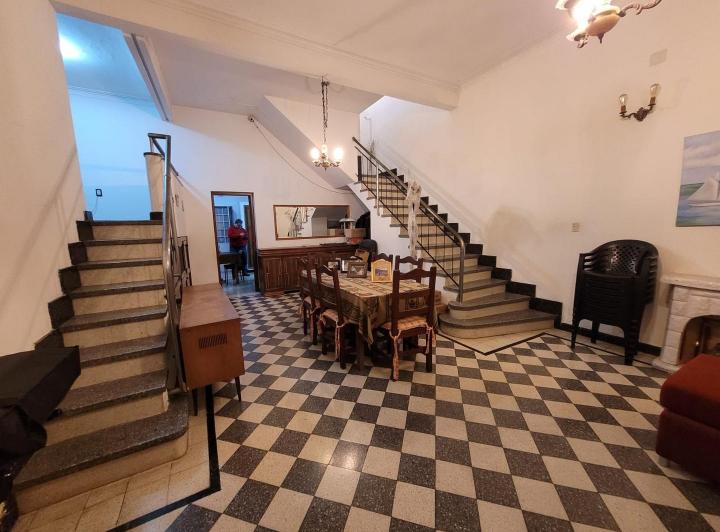 Casa · 185m² · 4 Ambientes · 1 Cochera