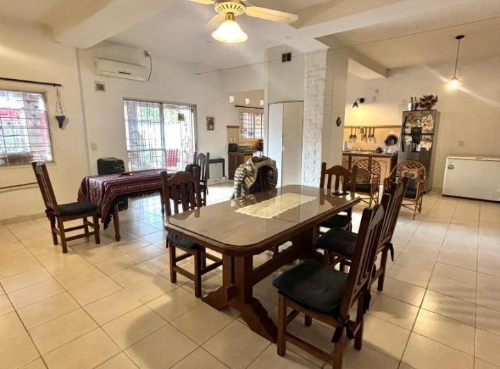 Casa · 332m² · 5 Ambientes · 3 Cocheras