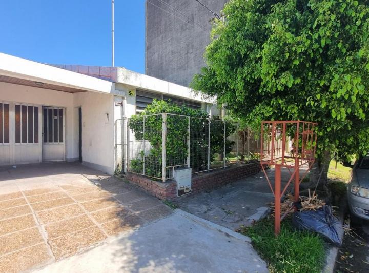 Casa · 94m² · 7 Ambientes · 2 Cocheras