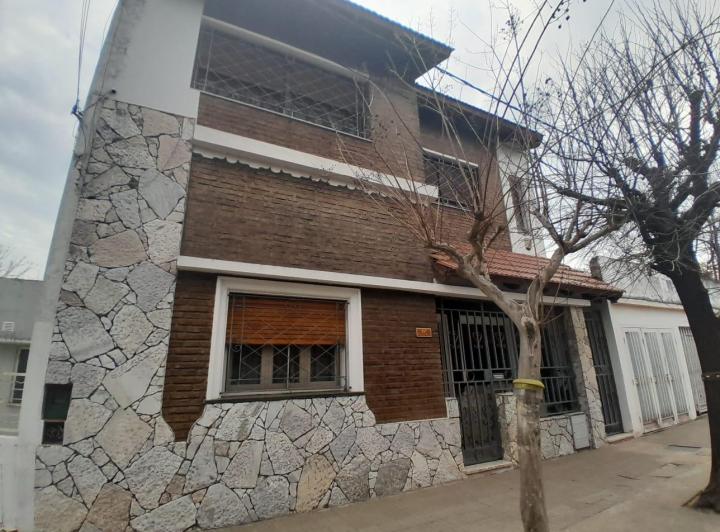 Casa · 196m² · 6 Ambientes