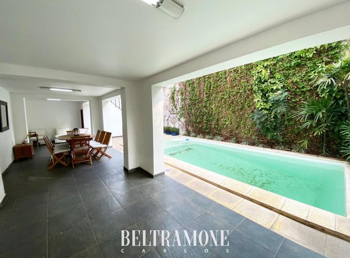 Casa · 324m² · 5 Ambientes · 2 Cocheras