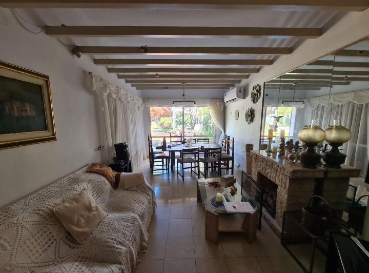 Casa · 371m² · 4 Ambientes