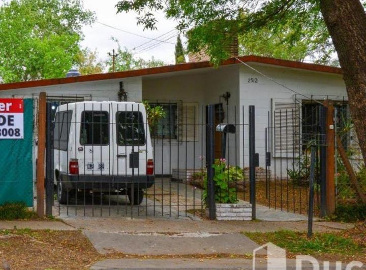 Casa · 118m² · 6 Ambientes · 1 Cochera