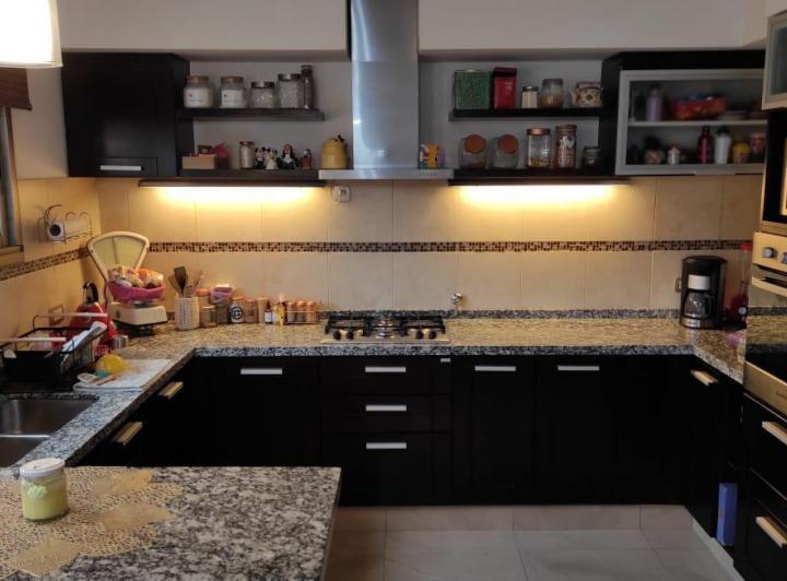 Casa · 131m² · 3 Dormitorios · 2 Cocheras