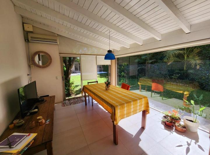 Casa · 180m² · 4 Ambientes · 2 Cocheras