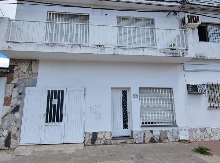 Casa · 127m² · 8 Ambientes · 1 Cochera