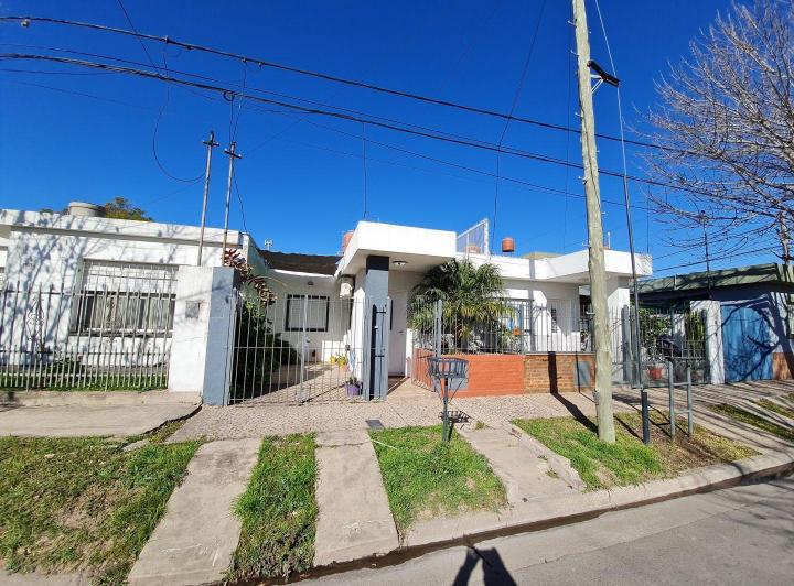 Casa · 45m² · 3 Ambientes · 1 Cochera