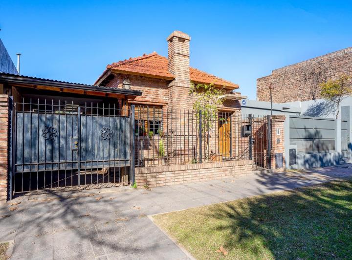 Casa · 200m² · 2 Dormitorios · 1 Cochera