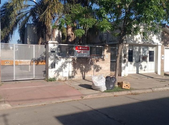 Casa · 150m² · 2 Dormitorios · 1 Cochera