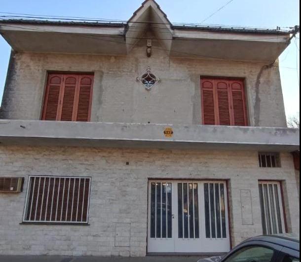 Casa · 164m² · 5 Ambientes · 1 Cochera