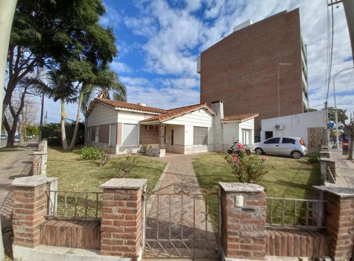 Casa · 236m² · 3 Dormitorios · 1 Cochera