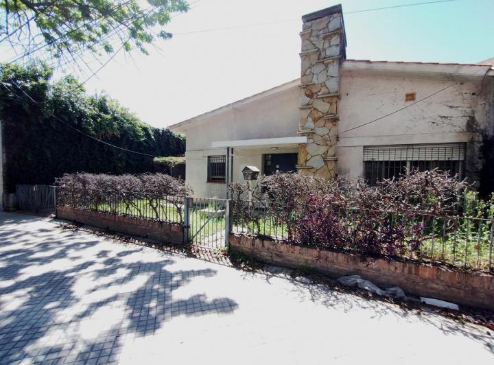 Casa · 160m² · 4 Ambientes · 2 Cocheras