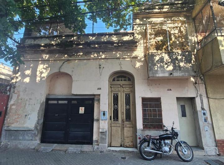 Casa · 140m² · 8 Ambientes · 1 Cochera