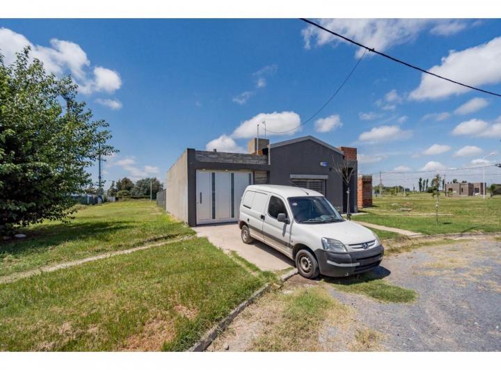 Casa · 300m² · 5 Ambientes · 1 Cochera