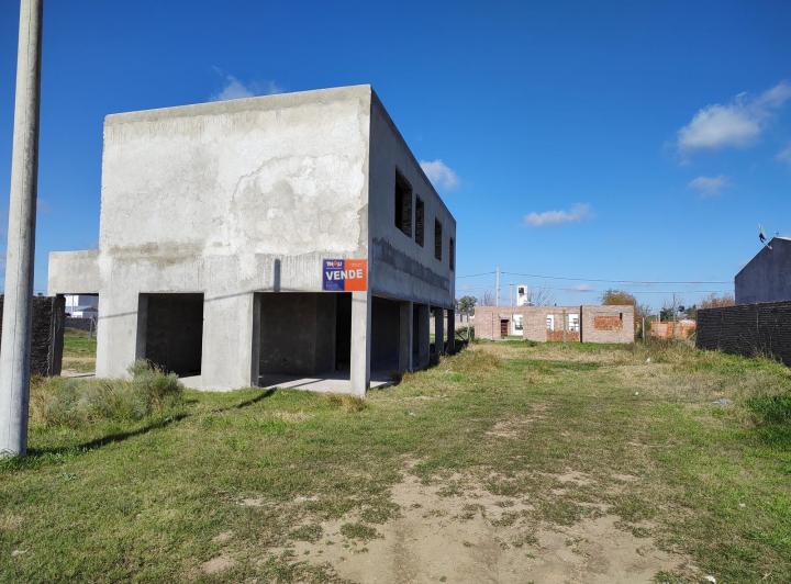 Casa · 300m² · 5 Ambientes · 1 Cochera