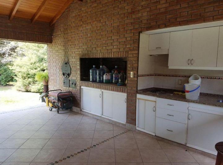 Casa · 241m² · 3 Dormitorios · 1 Cochera