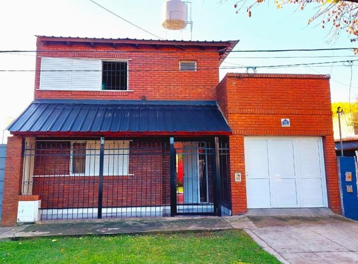 Casa · 110m² · 3 Ambientes · 1 Cochera
