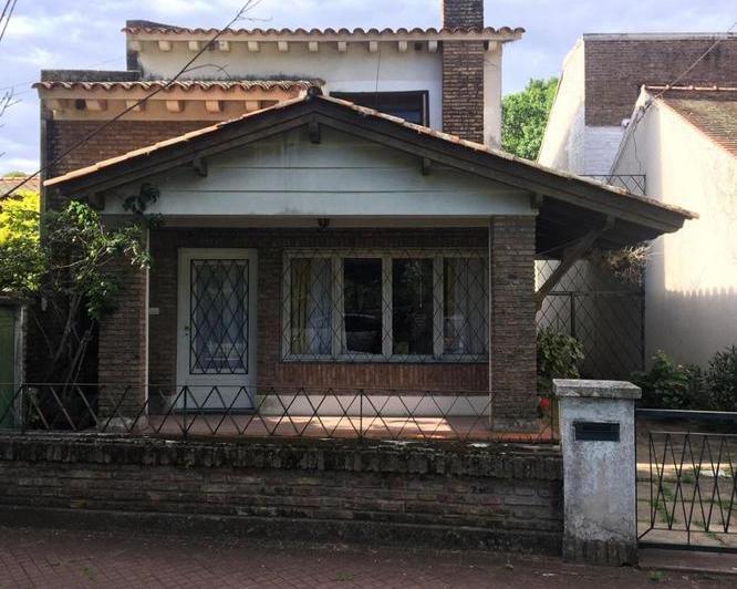 Casa · 150m² · 5 Ambientes · 2 Cocheras