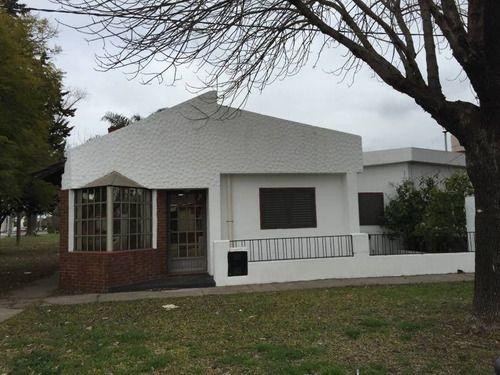 Casa · 180m² · 4 Ambientes