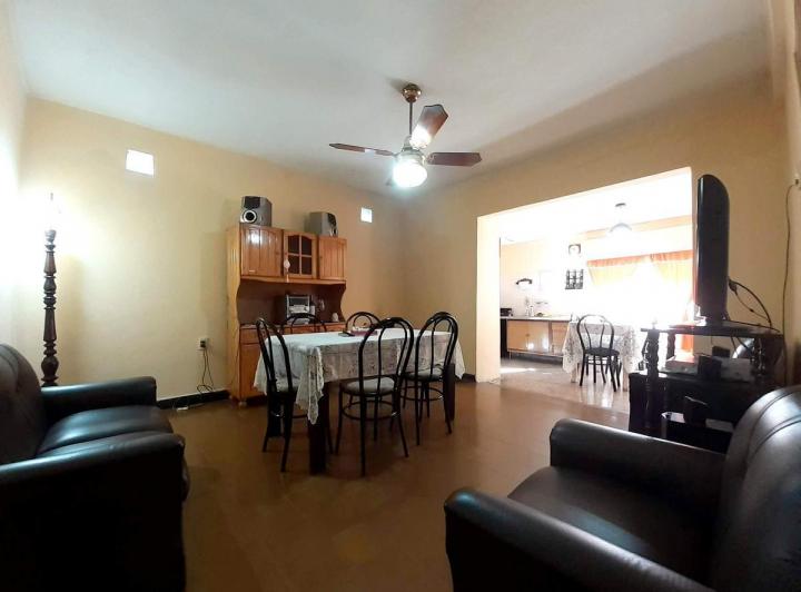 Casa · 183m² · 4 Ambientes · 2 Cocheras