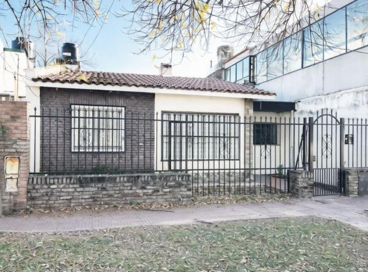 Casa · 60m² · 8 Ambientes