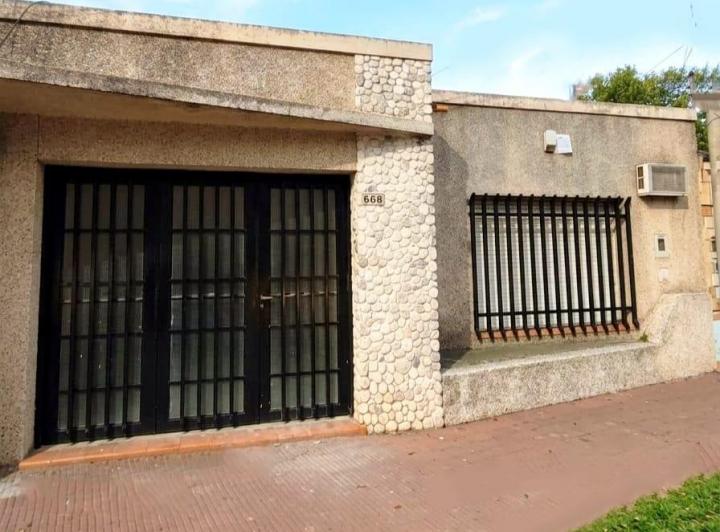 Casa · 136m² · 4 Ambientes · 1 Cochera