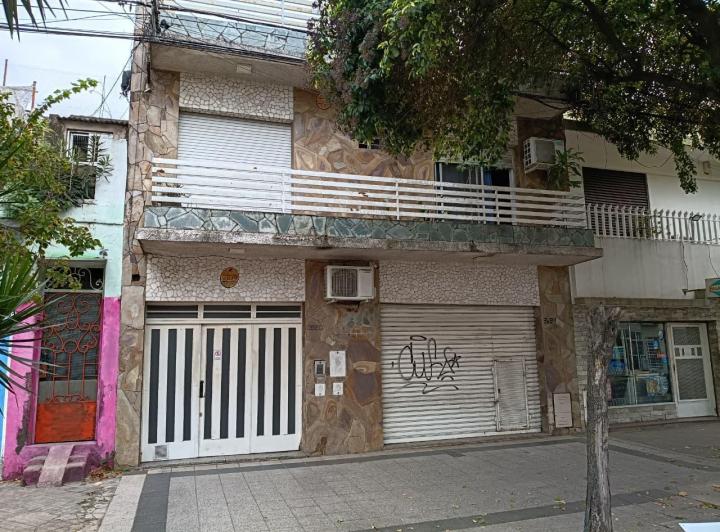 Casa · 146m² · 6 Ambientes · 1 Cochera