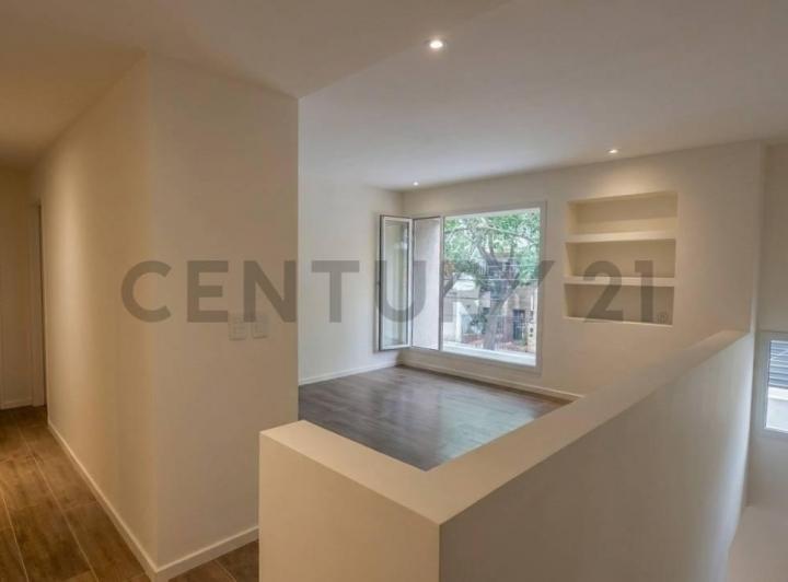Casa · 180m² · 6 Ambientes · 2 Cocheras